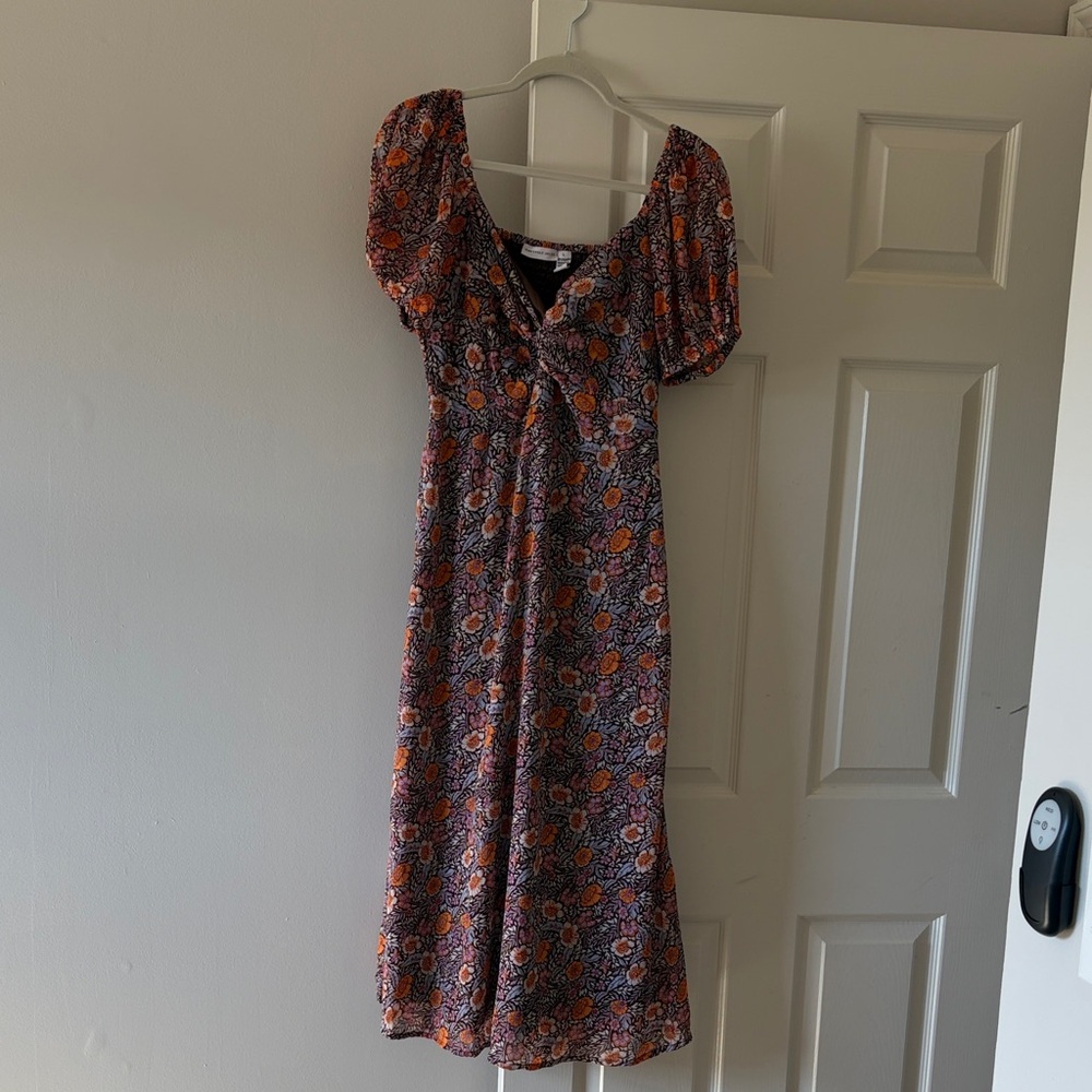 Floral Puff-Sleeve Midi Dress in Orange and Black